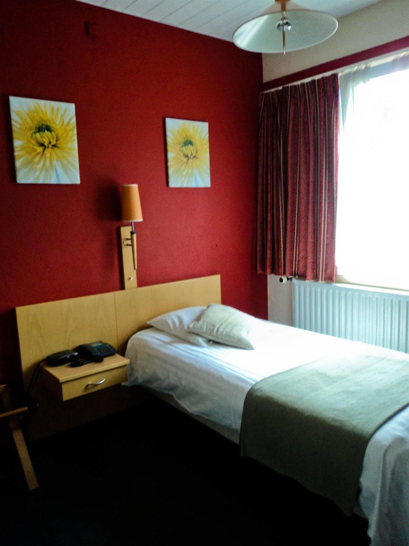 Hotel Auberge Van Strombeek Jette ภายนอก รูปภาพ
