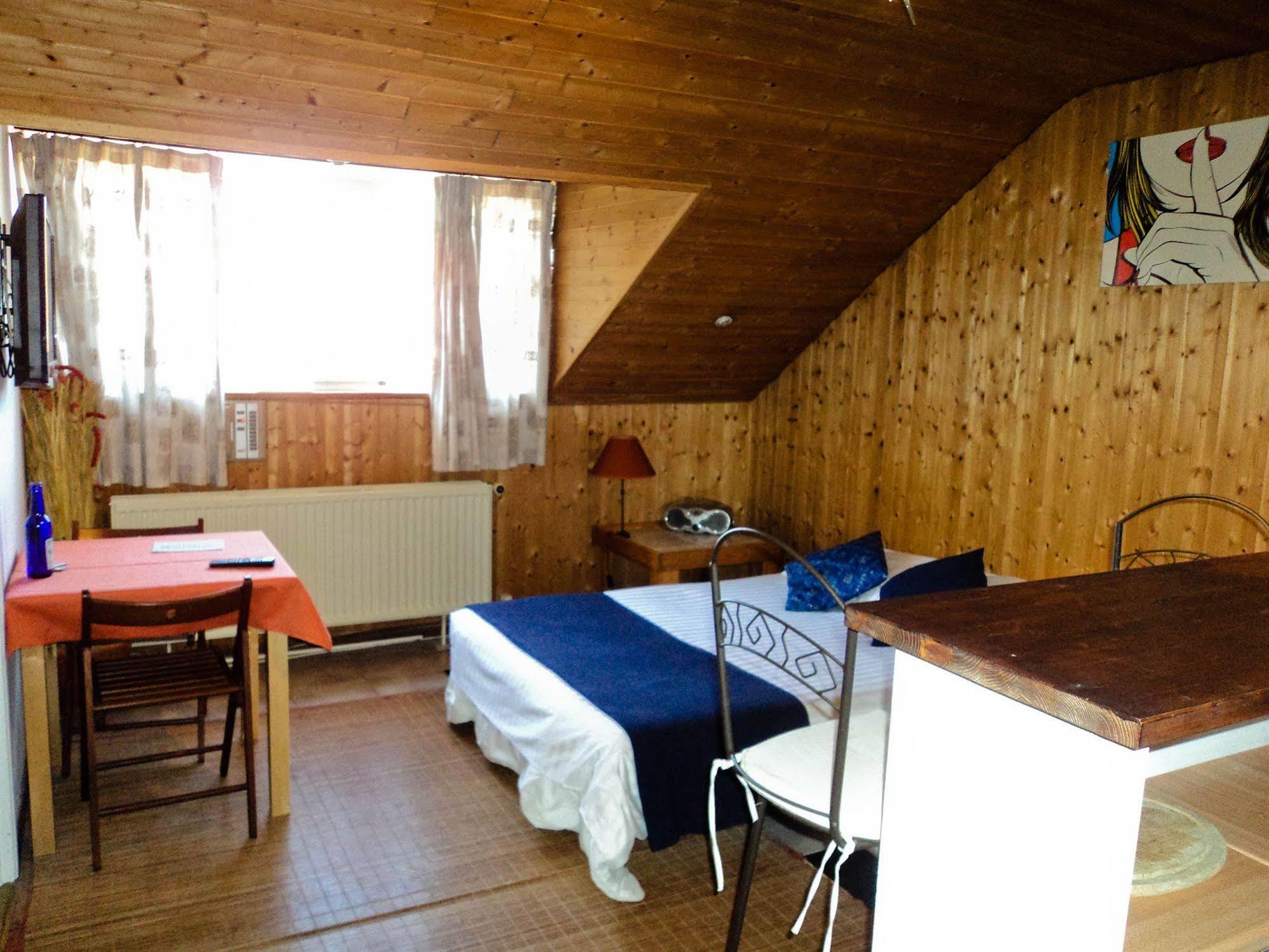 Hotel Auberge Van Strombeek Jette ภายนอก รูปภาพ