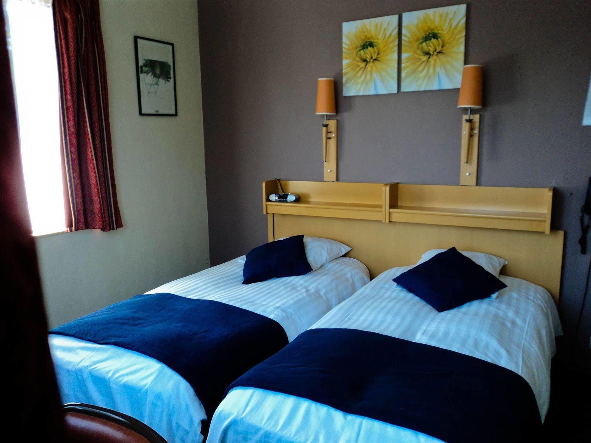Hotel Auberge Van Strombeek Jette ภายนอก รูปภาพ