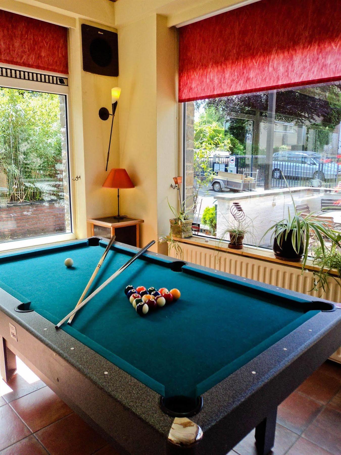 Hotel Auberge Van Strombeek Jette ภายนอก รูปภาพ