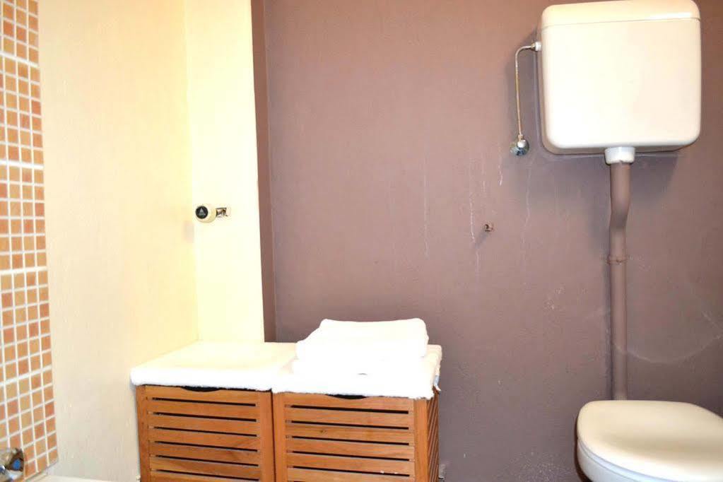 Hotel Auberge Van Strombeek Jette ภายนอก รูปภาพ
