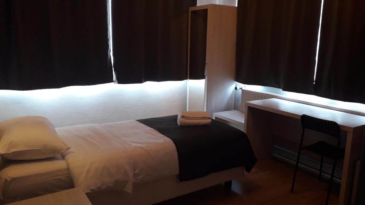 Hotel Auberge Van Strombeek Jette ภายนอก รูปภาพ