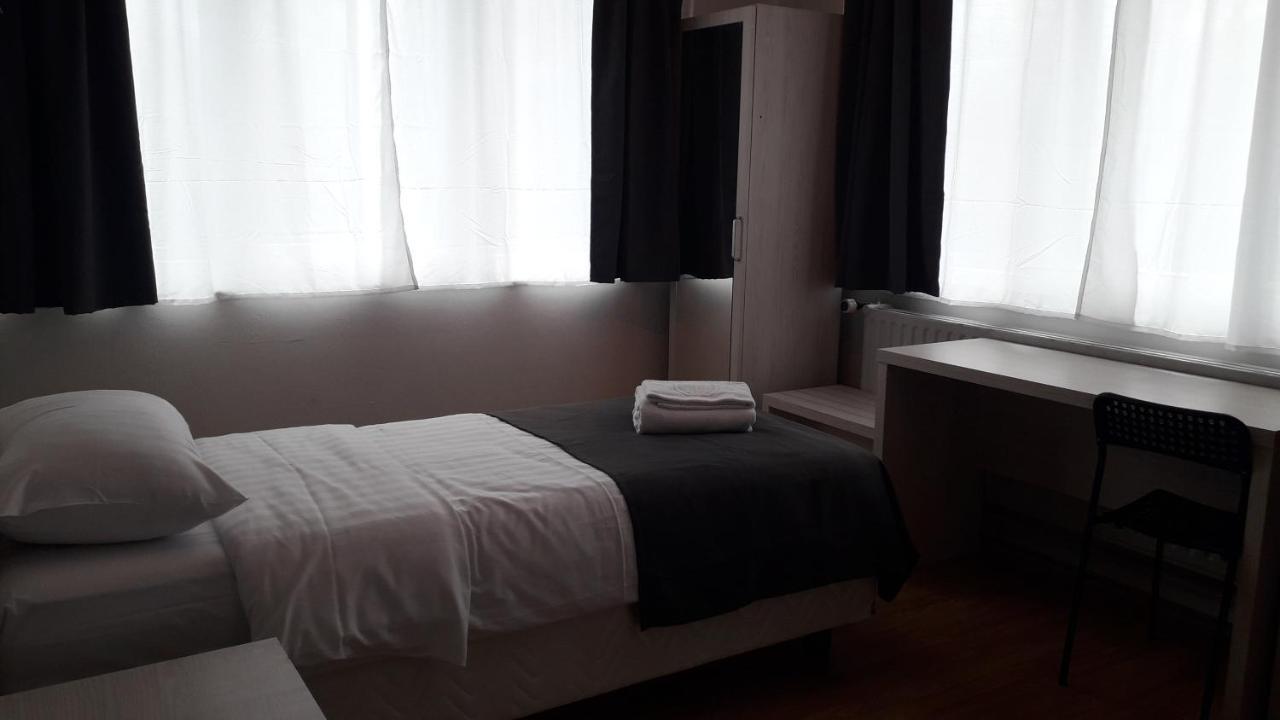 Hotel Auberge Van Strombeek Jette ภายนอก รูปภาพ