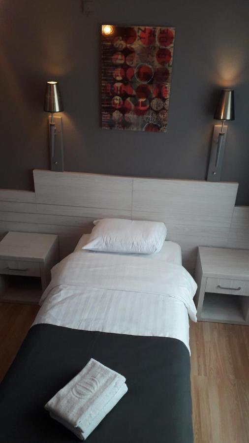 Hotel Auberge Van Strombeek Jette ภายนอก รูปภาพ