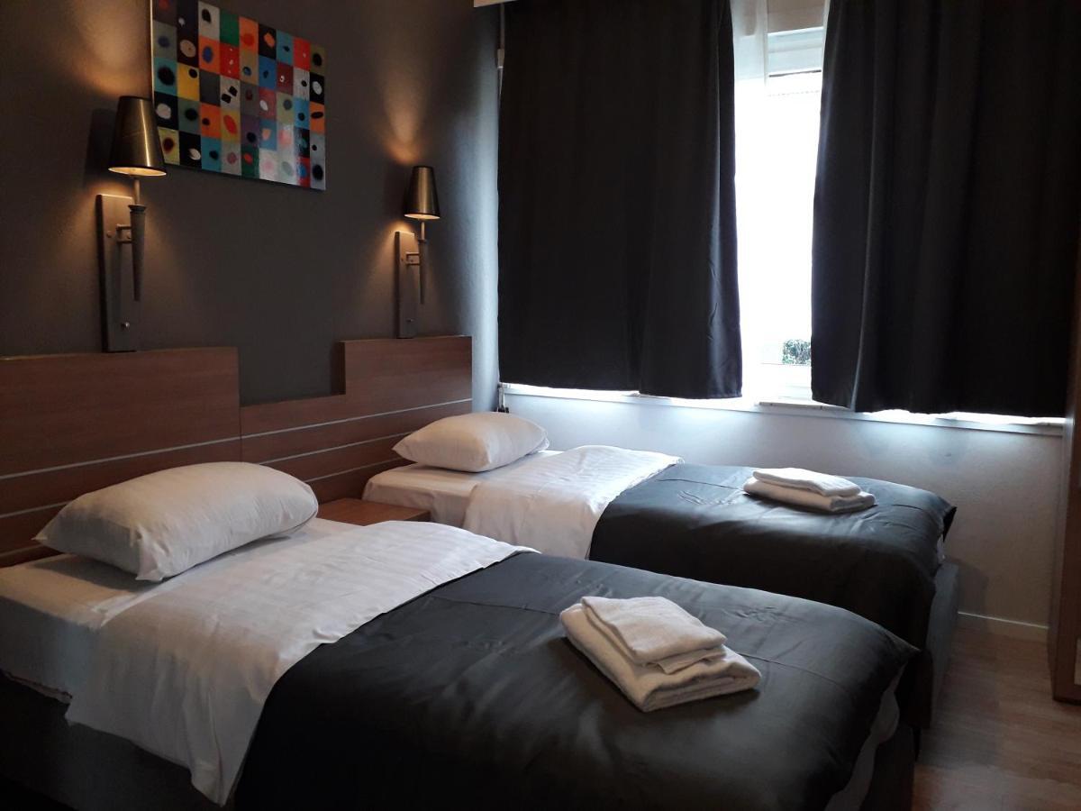 Hotel Auberge Van Strombeek Jette ภายนอก รูปภาพ