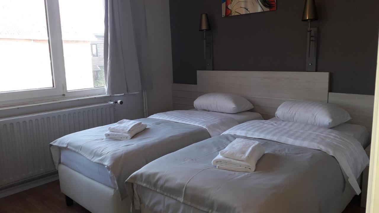 Hotel Auberge Van Strombeek Jette ภายนอก รูปภาพ