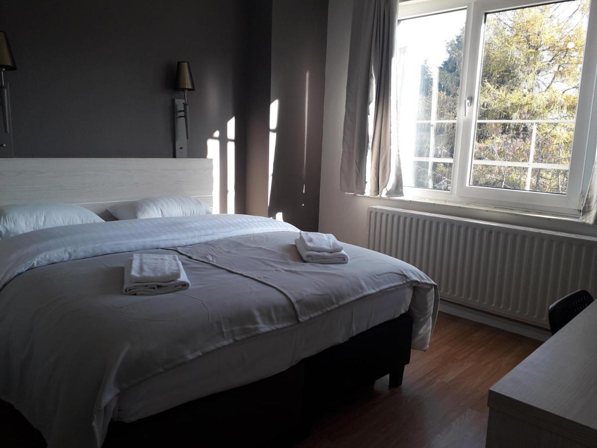Hotel Auberge Van Strombeek Jette ภายนอก รูปภาพ