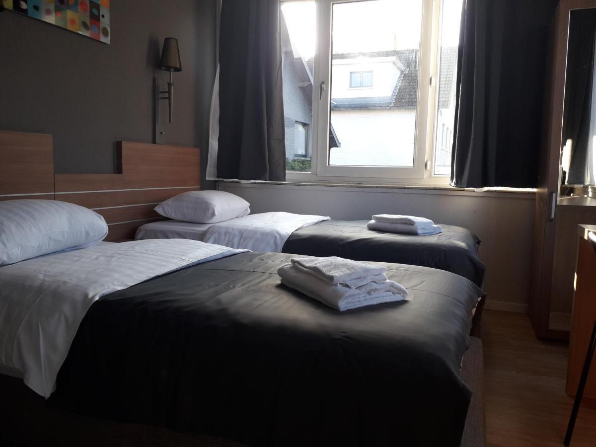 Hotel Auberge Van Strombeek Jette ภายนอก รูปภาพ