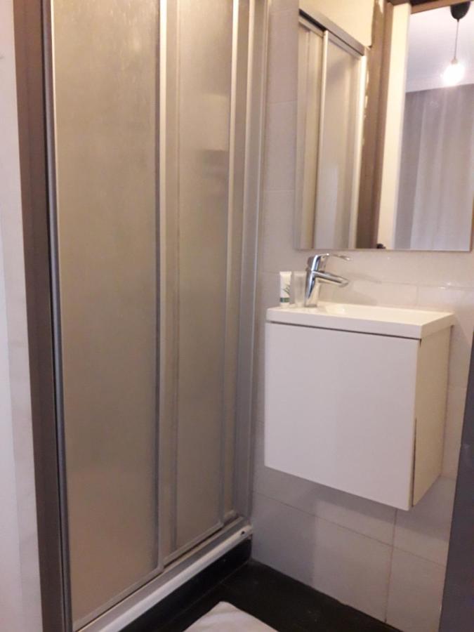 Hotel Auberge Van Strombeek Jette ภายนอก รูปภาพ