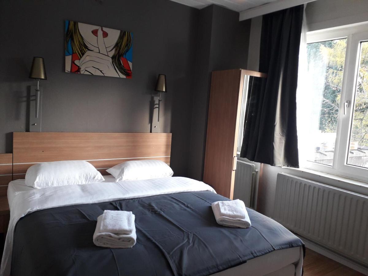 Hotel Auberge Van Strombeek Jette ภายนอก รูปภาพ