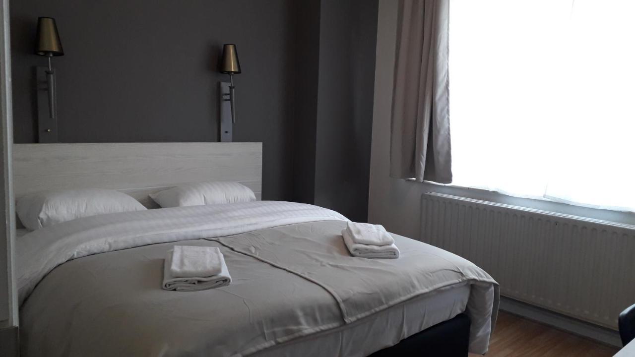 Hotel Auberge Van Strombeek Jette ภายนอก รูปภาพ