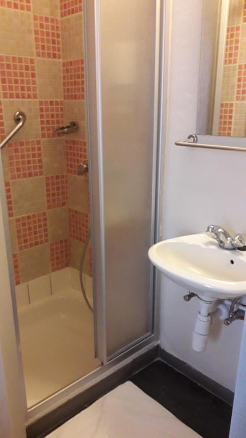 Hotel Auberge Van Strombeek Jette ภายนอก รูปภาพ