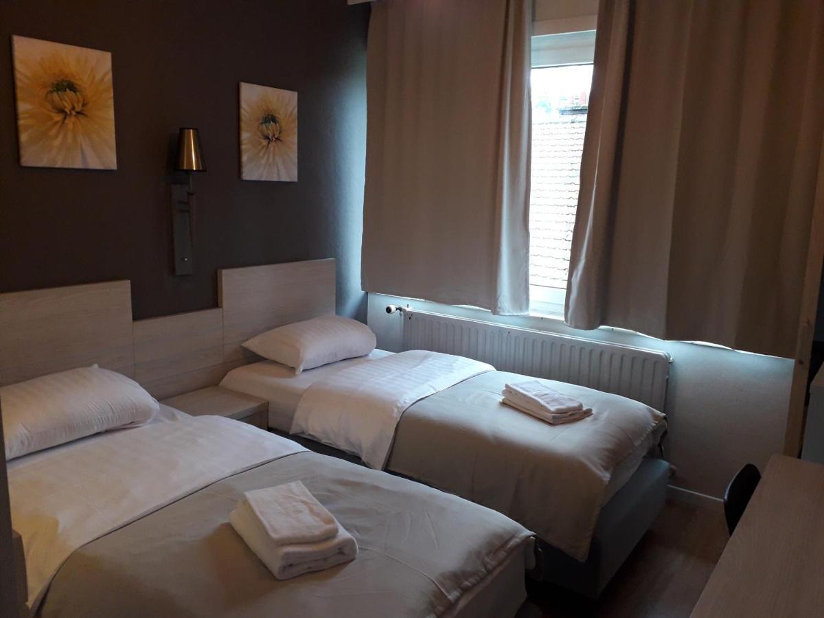 Hotel Auberge Van Strombeek Jette ภายนอก รูปภาพ