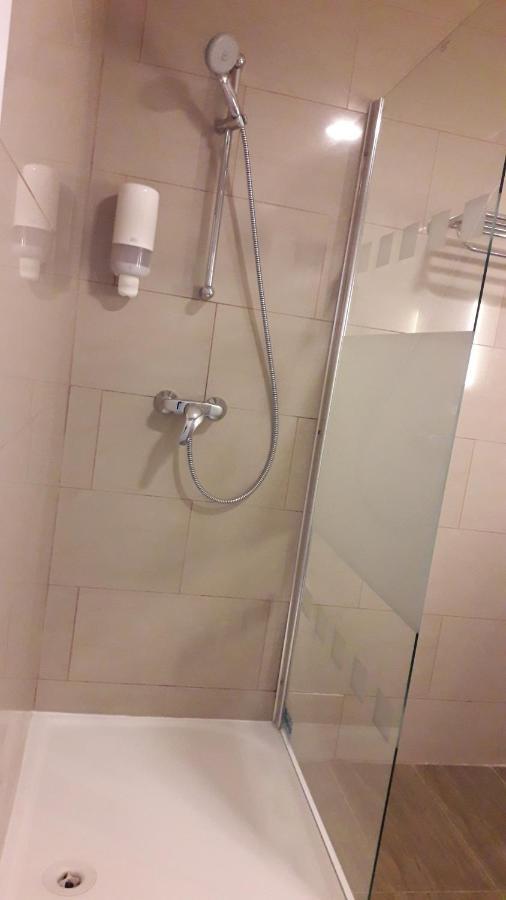 Hotel Auberge Van Strombeek Jette ภายนอก รูปภาพ